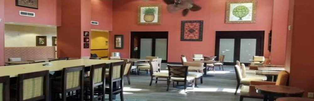 Hotel Hampton & Tampa-wesley Chapel 3*